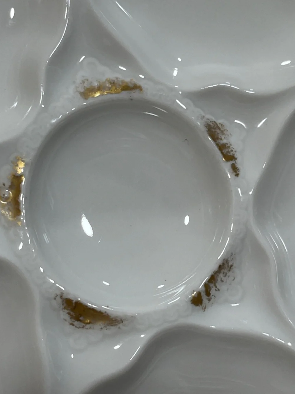 Limoges White Porcelain Floral Oyster Plate with Pink Rose Sprays and Gold Trim - Picture 8 of 12